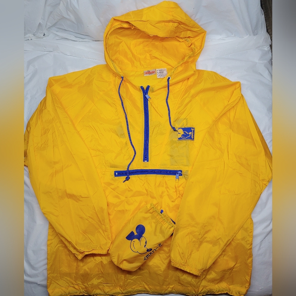 Vintage Disney Parks Yellow Mickey Mouse Mickey Sport Windbreaker Ponco + Pouch